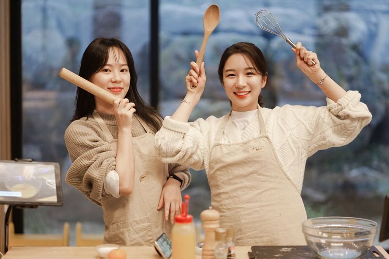 Jeju Self Cooking Activities by TOTOatelier - Tablet instructions keep the cooking approachable