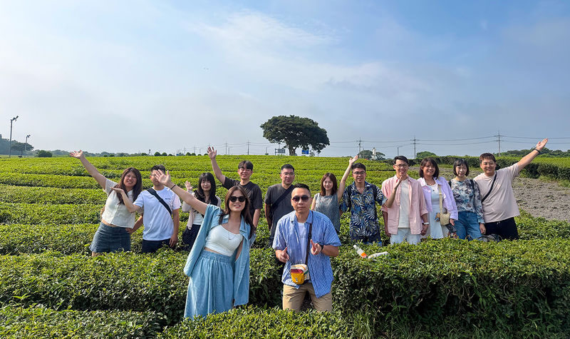 Jeju South Euphoria: UNESCO Sites Full-Day Tour - Tea, local food and the stories between stops
