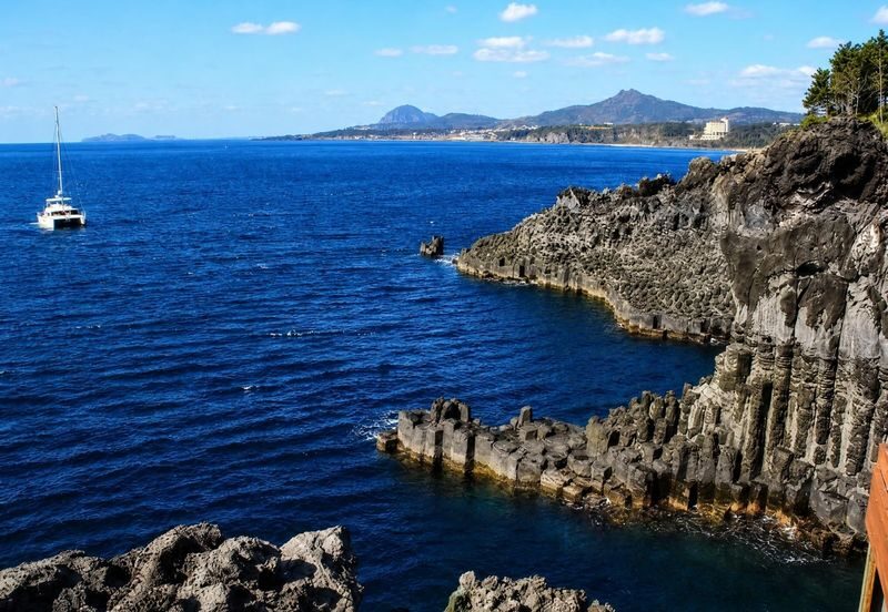 Jeju Southwest/West Highlights Day Tour - Convenient Seogwipo Pickup - What the price buys, and what it does not