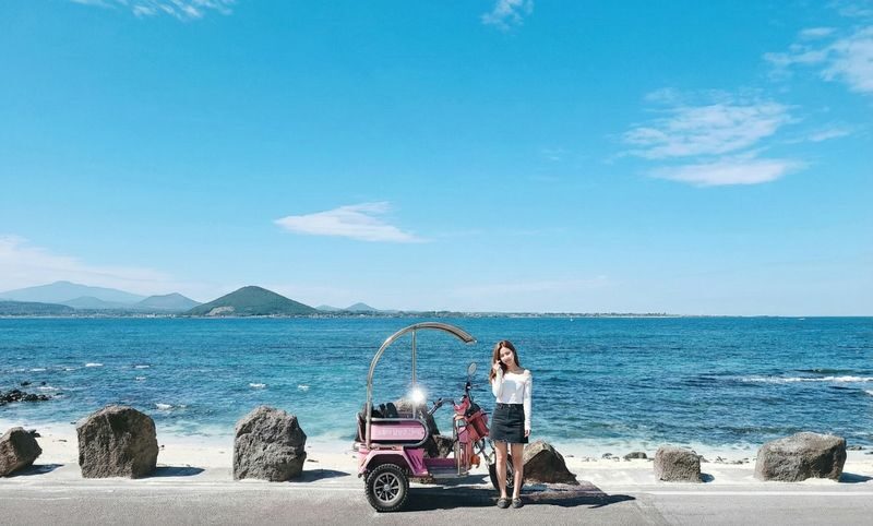 Jeju: Udo Island & UNESCO East Coast Highlights - Seongeup Folk Village: lava-stone homes and island traditions