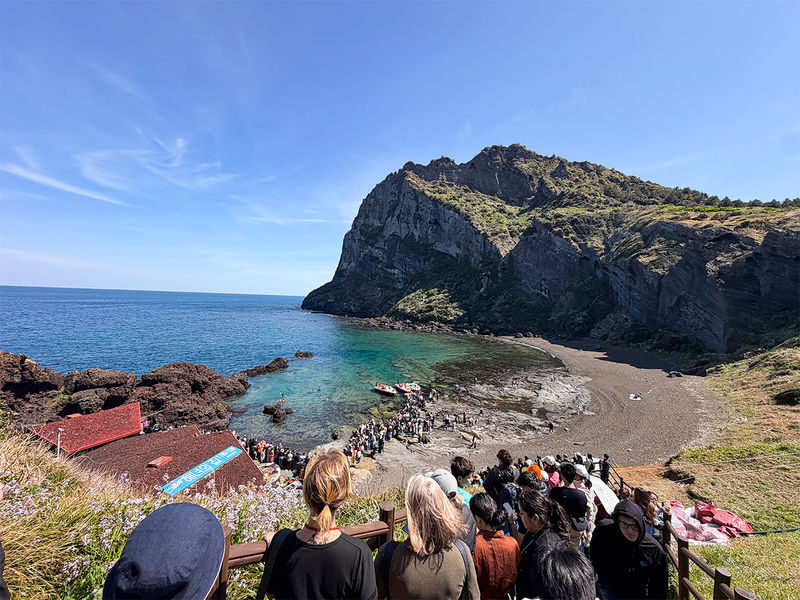 Jeju: UNESCO South & East Highlights 2 Days Combo Tour - Day two: the east and a change of scenery