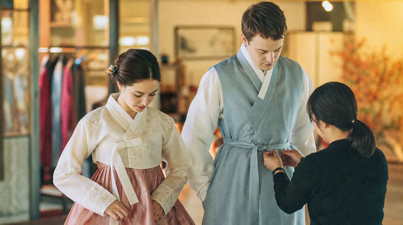 Jeonju Hanok Village Tour from Seoul - Hanbok, snacks and a map worth using
