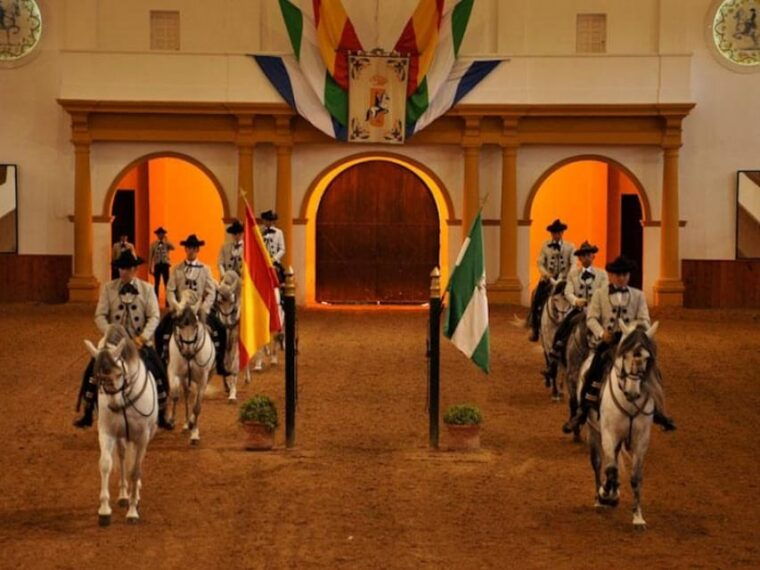 Jerez: Historic Center of Jerez and Horse Show - Equestrian Show Experience