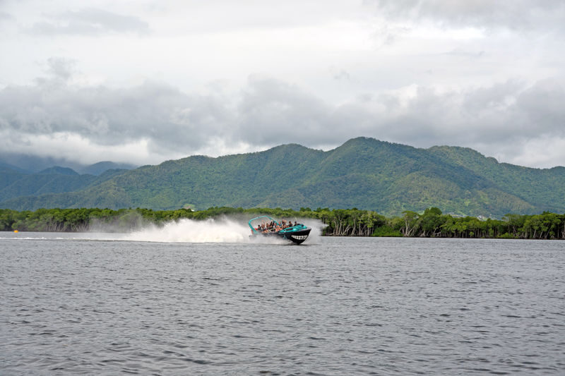 Jet Boat Ride in Cairns - A clear briefing matters on a high-speed ride