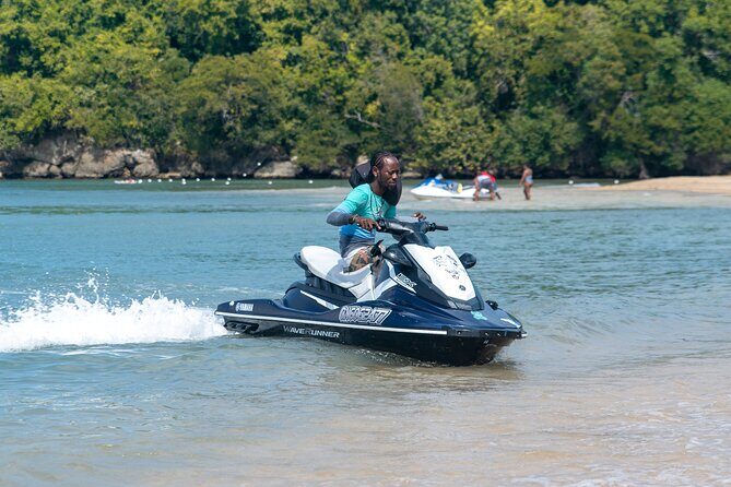 Jet Ski and Parasailing in Montego Bay - The Adventure Begins: Parasailing Over Montego Bay