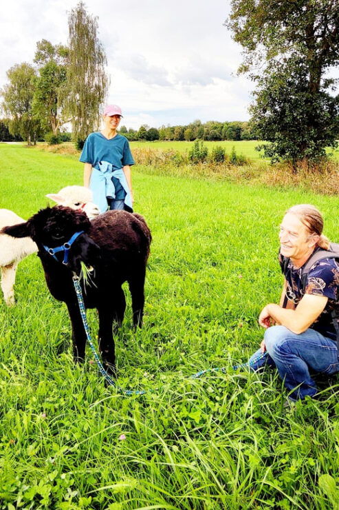 Jettingen-Scheppach: Exclusive Alpaca Couple Hike - Pricing and Booking Details