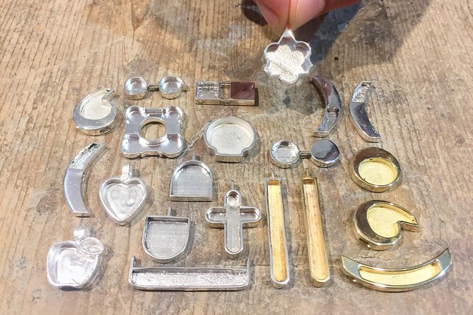 Jewel Micromosaic Workshop in Rome, Italy - Meeting and Pickup