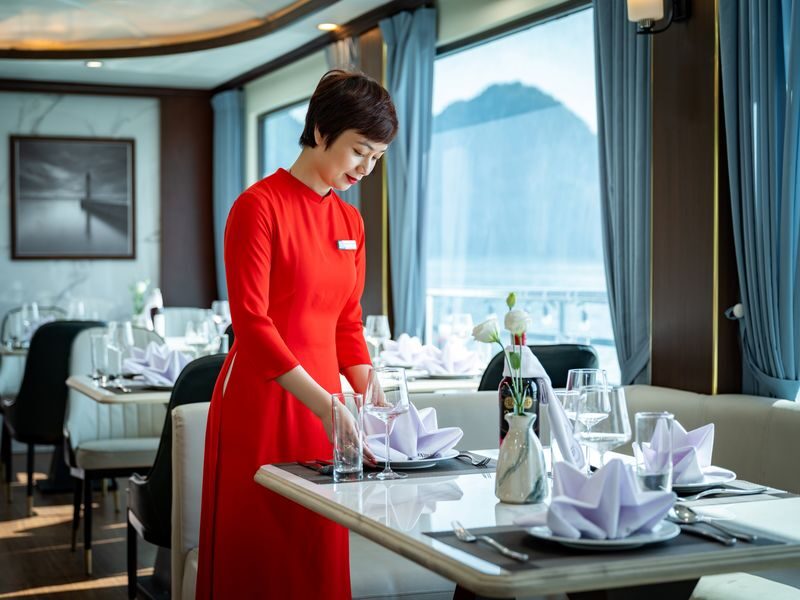 Jewels of the Bay Day Cruise: Ha Long Bay with Sung Sot & Ti Top - Ti Top Island: beach time or a steep climb