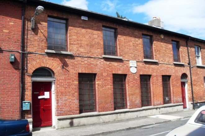 Jewish Dublin Private Walking Tour With Optional Transfers - Important Information