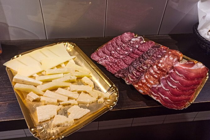 Jewish Ghetto and Navona Food Wine and Sightseeing Tour of Rome - Neighborhood Exploration