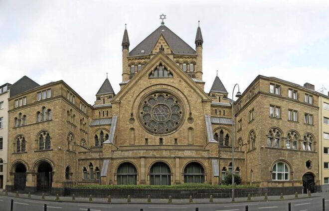 Jewish Heritage Private Walking Tour & Visit ELDE Museum - Key Tour Highlights