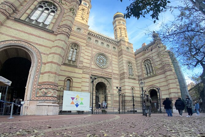 Jewish Heritage Tour on Escooter Inc Synagogue and Shoes Memorial - Customer Reviews and Response