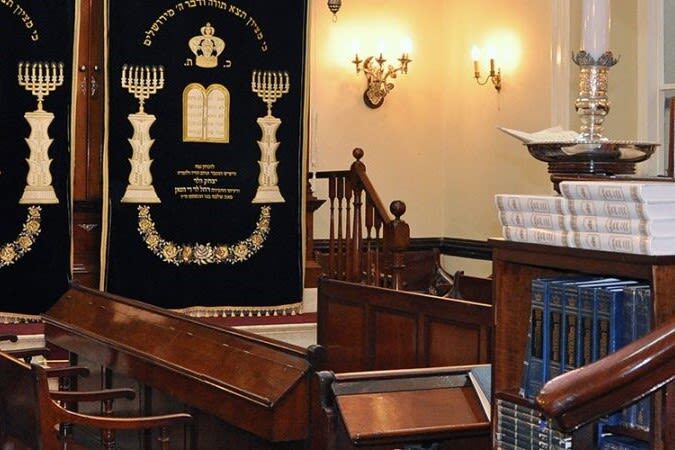 Jewish Heritage Tour with Kosher Lunch in Casablanca - A Jewish cemetery offers a quieter stop