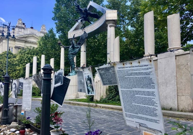 Jewish Heritage Walk: Synagogues, Shoes, Secrets & Flódni - Exploring Budapest’s Jewish Heritage: An Authentic and Comprehensive Experience