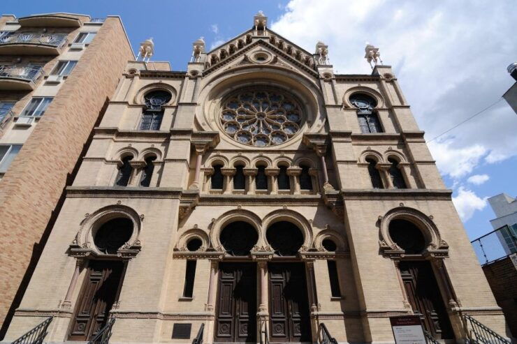 Jewish History of NYC Private Tour With Transfers - Jewish Neighborhood Exploration