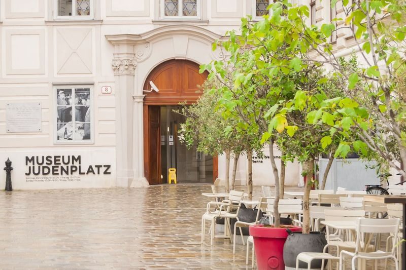 Jewish Museum and Museum Judenplatz Ticket in Vienna - Language, guidance, and how to get around