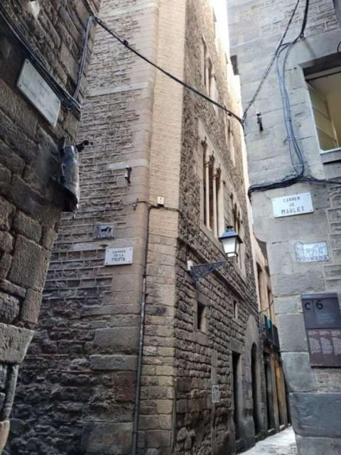 Jewish Quarter Barcelona: The Gothic Tour - Experience Highlights