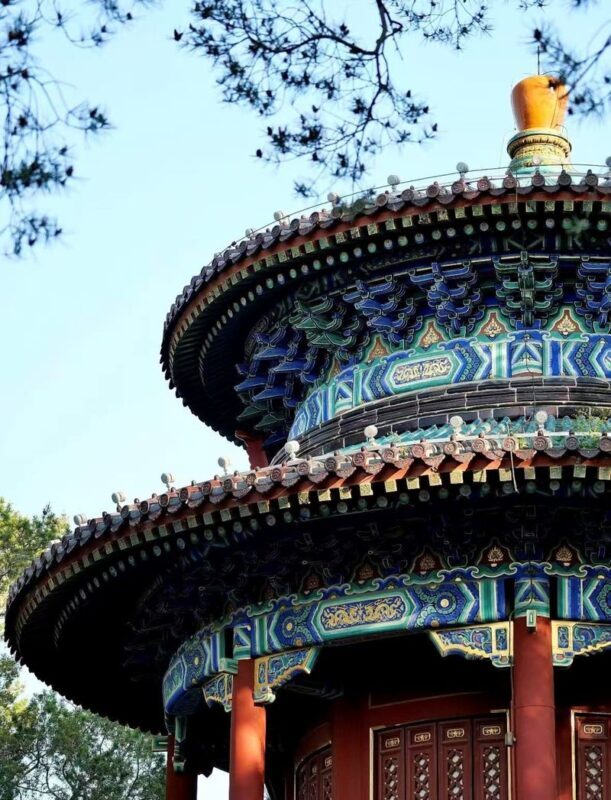 Jingshan Park admission ticket + Electronic Audio Guide (multi-language options available) - Choosing an entrance and getting there