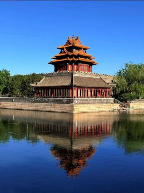 Jingshan Park admission ticket + Electronic Audio Guide (multi-language options available) - Timing, seasons, and the best use of your visit