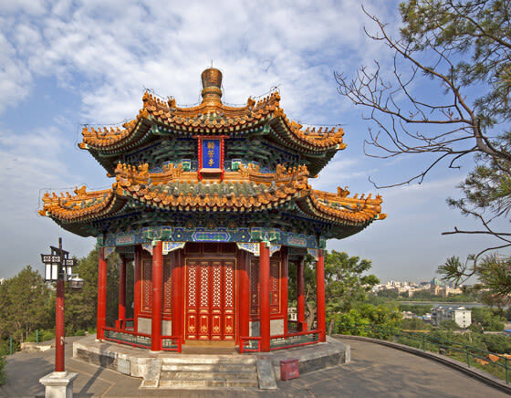 Jingshan Park Tickets - An imperial garden with an everyday side