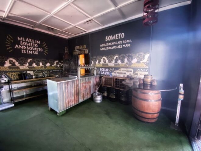 Joberg in 1 Day: Soweto, Apartheid Museum & City Tour - Language and Pickup Locations