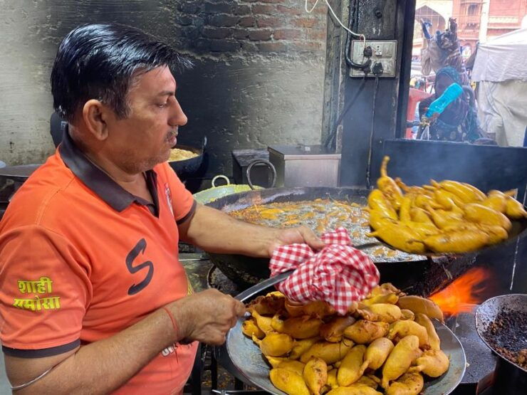 Jodhpur: Street Food Tour With Over 8 Food Tastings - Languages and Inclusions