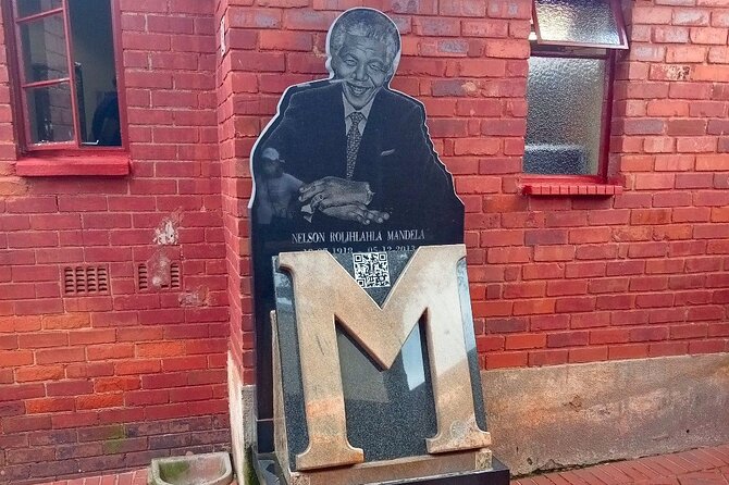 Johannesburg Private Tour to Soweto and Apartheid Museum - Tour Overview