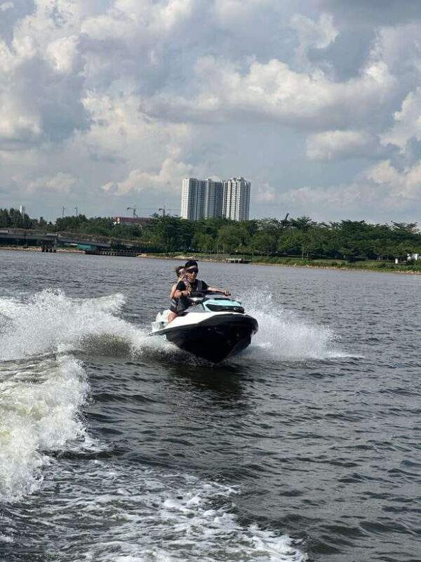 Johor Bahru : Seadoo JetSki 30mins Self Ride Tour (Double) - Who Will Love This Tour?