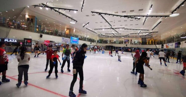 Johor: Ice Skating Experience With Blue Ice Skating Rink - Experience Highlights