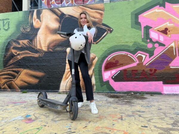 Join a 2-Hour E-Scooter Tour in Barcelona - Discover Ciutadella Park