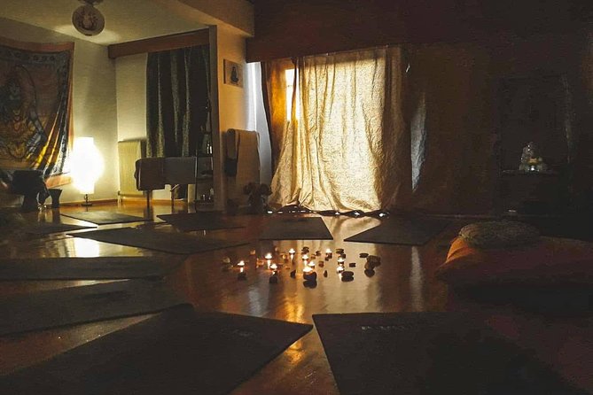 Join a Yoga Class! - What to Expect in Your First Yoga Class