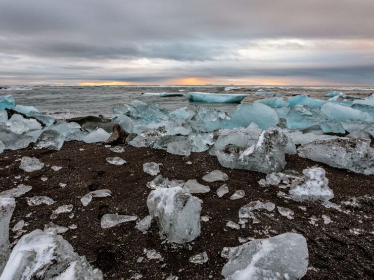 Jökulsárlón Floating Glacier & Diamond Beach Day Tour - Tour Details
