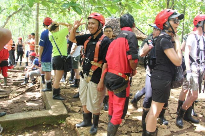 Jomblang Cave & Timang Beach 1 Day Tour - Highlights and Experiences