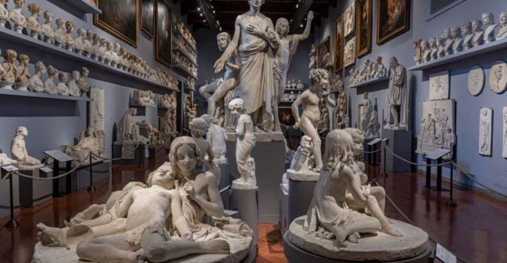 Journey Into Art: Florence's Accademia - Discovering Michelangelos Masterpiece