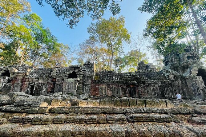 Journey Through Time: Grand Tours With Professional Photographers - Meeting and Pickup