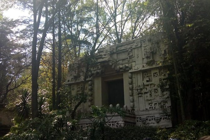 Journey Through Time: Unveiling Mexicos Ancient Cultures - Zapotec and Mixtec: Ancient Cultures of Oaxaca