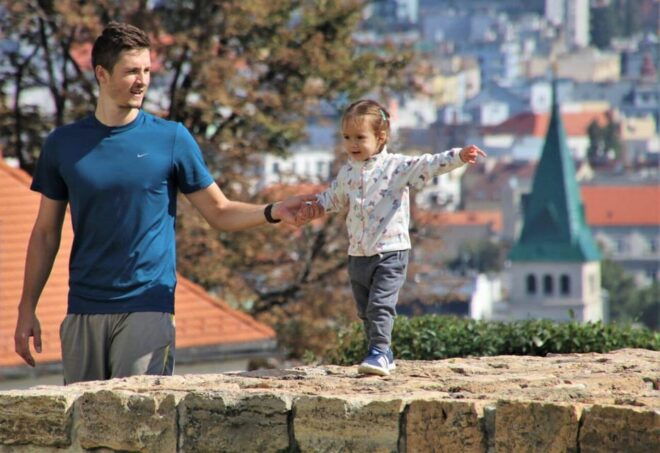 Joyful Family Walking Tour in Linz - Historic Beauty of Castle