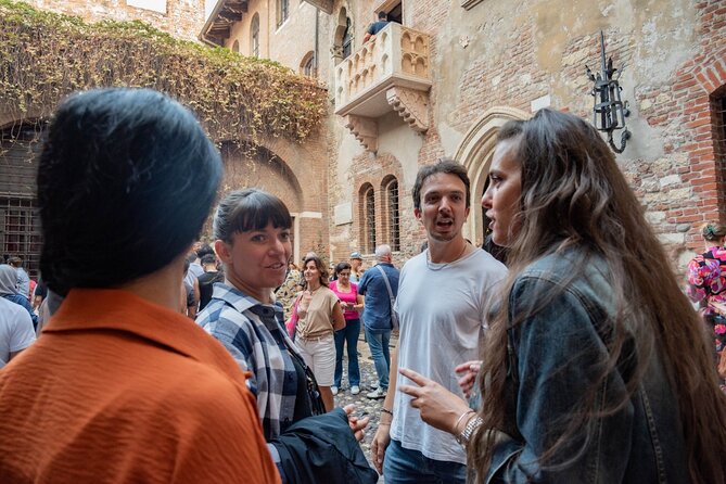 Juliets Secret - How to Fall in Love in Verona - Discovering Juliets Balcony