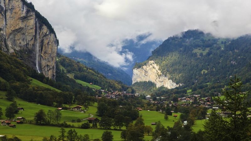 Jungfraujoch & Bernese Alps Full-Day Guided Tour - A guide can make a tightly timed day feel easier