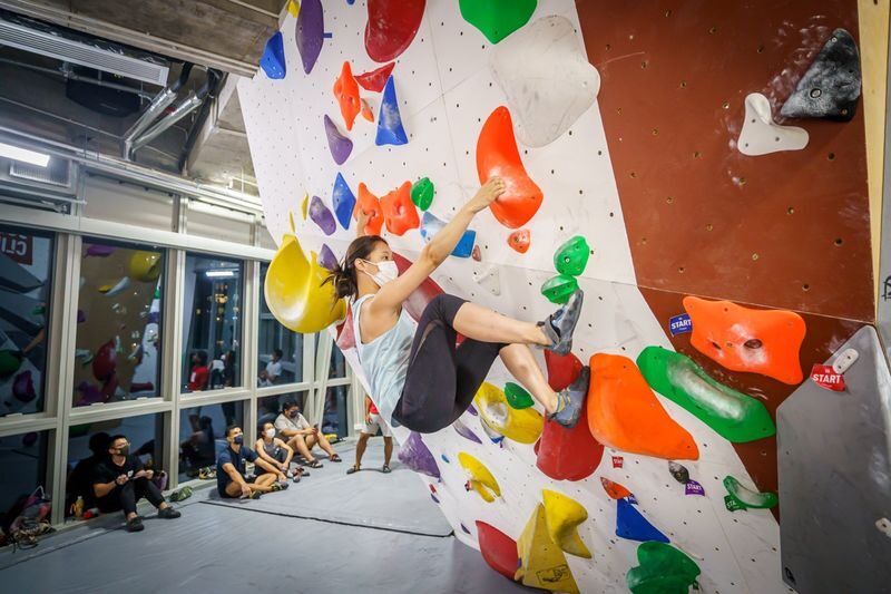 JUST CLIMB Indoor Bouldering Site | Tryclimb | Baby Climbing | Tseung Kwan O | Shek Mun | San Po Kong | Tai Koo | Tsuen Wan | Kai Tak - Picking a branch that works for your day