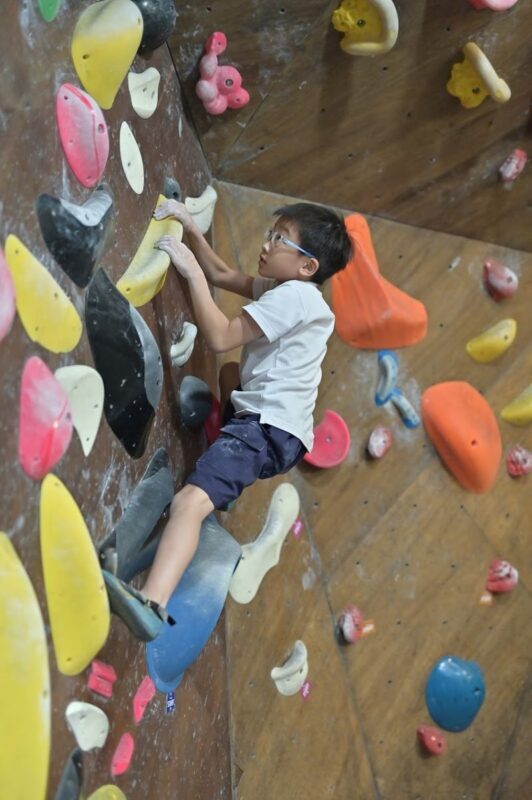 JUST CLIMB Indoor Bouldering Site | Tryclimb | Baby Climbing | Tseung Kwan O | Shek Mun | San Po Kong | Tai Koo | Tsuen Wan | Kai Tak - Who will get the most from it