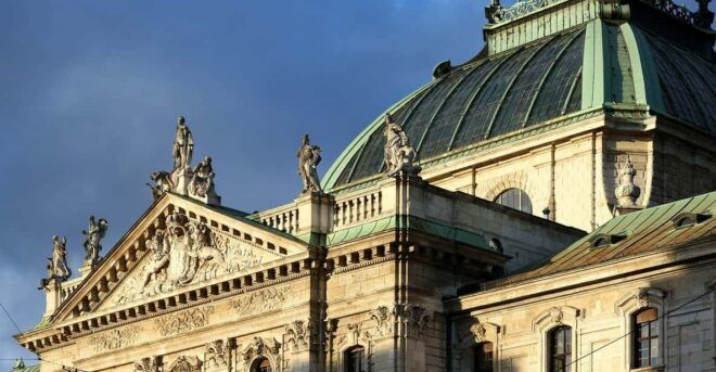 Justizpalast Tour Munich: Justice of Third Reich &White Rose - Guided Experience Details