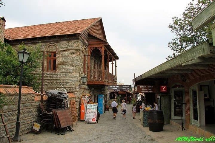 Jvari, Mtskheta & Uplistsikhe Full-Day Cultural Tour - Lunch and transport: useful parts of the day