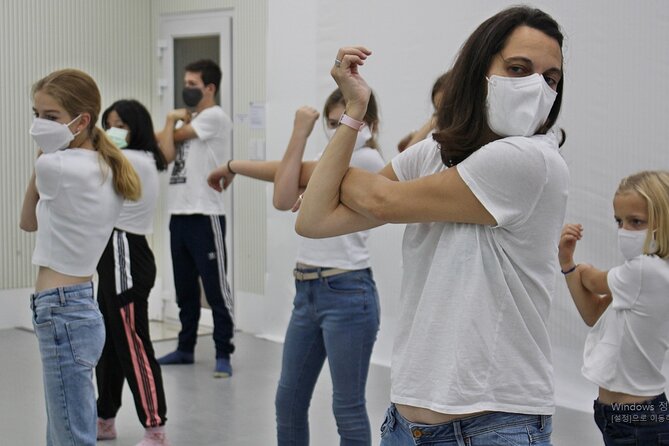 K-Pop Dance Class in Seoul, Korea With Pickup - Booking and Cancellation Policies