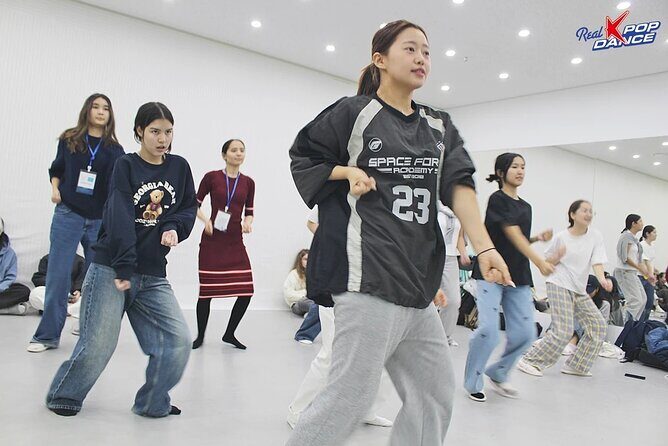 K-Pop Idol Dance Tour with Korean Mood(Chicken or Hanbok) - Good To Know