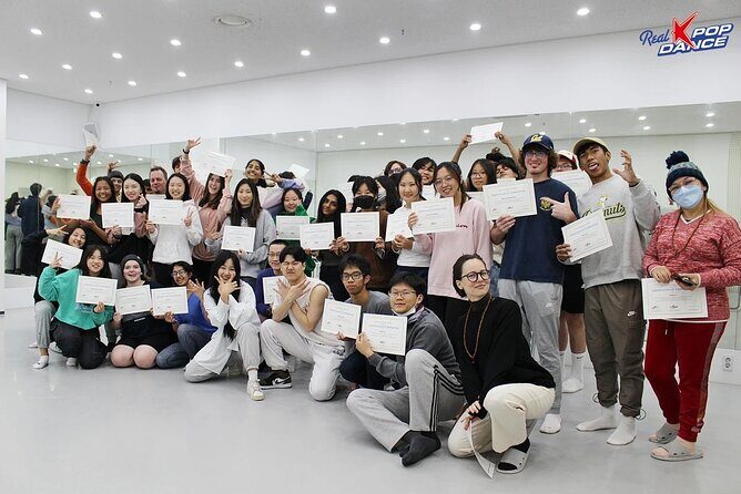 K-Pop Idol Dance Tour with Korean Mood(Chicken or Hanbok) - An In-Depth Look at the Tour Itself