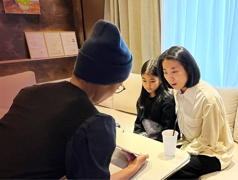 K-pop Idol Teen Experience: Hair, Makeup & Photoshoot in Seoul - Hair and makeup, with a practical prep list