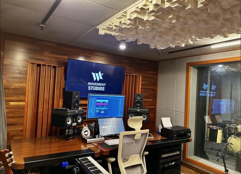 K-pop Singer Teaching One-day Recording Class in Seoul - Your two hours, from song choice to studio recording