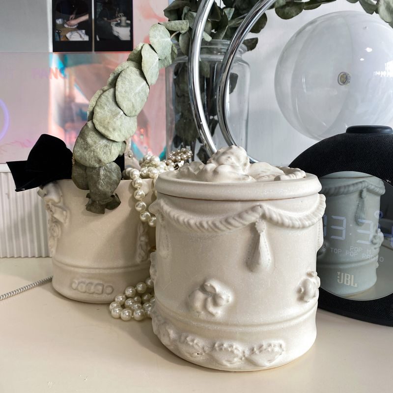 K Studio - Creating ceramic relief decorative vessels at San Po Kong - One hour or two?