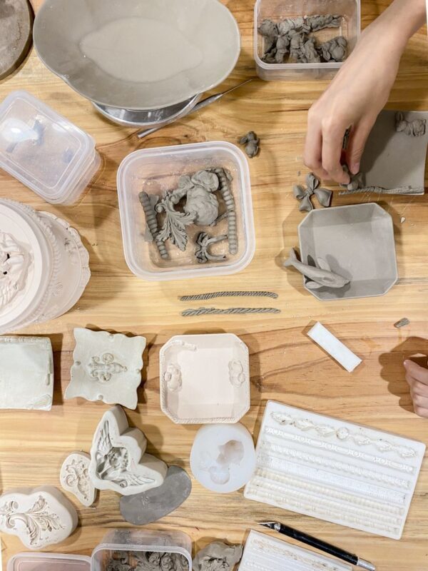 K Studio - Creating ceramic relief decorative vessels at San Po Kong - The mould question deserves attention